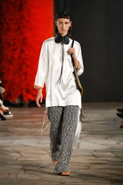 Look 2